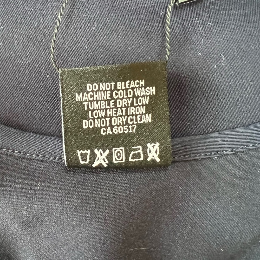 Garde-Malade NWT LIV RE-GARDE Pride Three Pockets Scrub Top, Navy Blue, XL - Picture 6 of 7